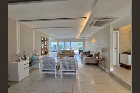 Casa de Condomínio para alugar com 4 quartos, 600m² em Barra da Tijuca, Rio de Janeiro