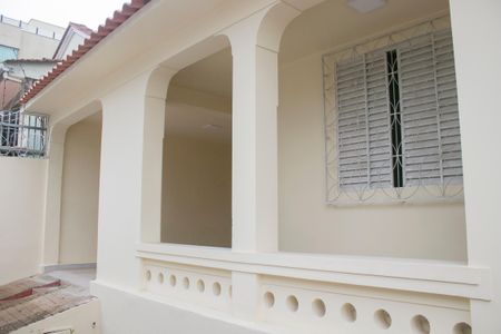 Casa para alugar com 238m², 3 quartos e 1 vaga Casa para alugar com 238m², 3 quartos e 1 vagaVaranda