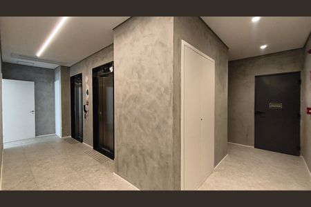 Studio para alugar com 24m², 1 quarto e sem vaga Studio para alugar com 24m², 1 quarto e sem vagaElevadores