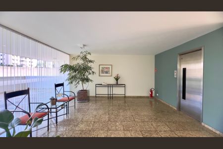 Apartamento à venda com 129m², 3 quartos e 2 vagasHall de entrada