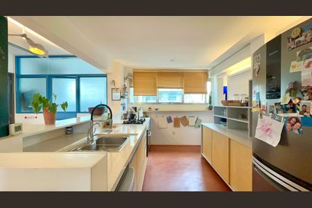 Apartamento à venda com 129m², 3 quartos e 2 vagasCozinha