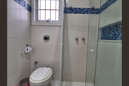 Casa de condomínio para alugar com 400m², 5 quartos e 3 vagasBanheiro 