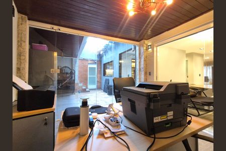 Casa de condomínio para alugar com 400m², 5 quartos e 3 vagasEscritório 