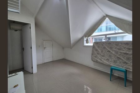 Casa de condomínio para alugar com 400m², 5 quartos e 3 vagasQuarto 