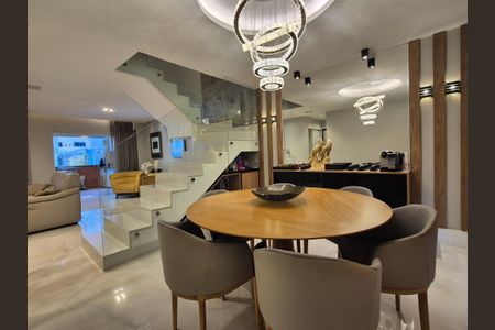 Casa de condomínio para alugar com 400m², 5 quartos e 3 vagasSala de jantar 