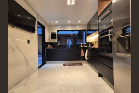 Casa de condomínio para alugar com 400m², 5 quartos e 3 vagasCozinha 