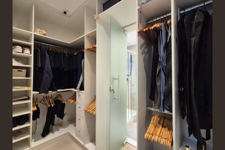 Casa de condomínio para alugar com 400m², 5 quartos e 3 vagasCloset 