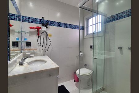 Casa de condomínio para alugar com 400m², 5 quartos e 3 vagasBanheiro 