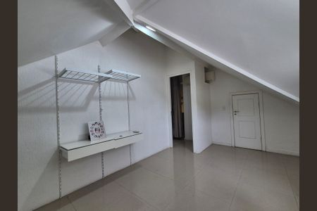 Casa de condomínio para alugar com 400m², 5 quartos e 3 vagasQuarto 