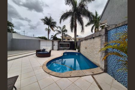 Casa de condomínio para alugar com 400m², 5 quartos e 3 vagasÁrea externa 