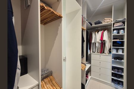 Casa de condomínio para alugar com 400m², 5 quartos e 3 vagasCloset 
