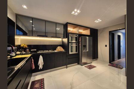 Casa de condomínio para alugar com 400m², 5 quartos e 3 vagasCozinha 