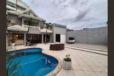 Casa de condomínio para alugar com 400m², 5 quartos e 3 vagasÁrea externa 