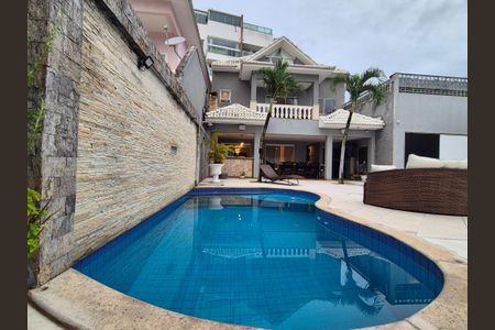 Casa de condomínio para alugar com 400m², 5 quartos e 3 vagasÁrea externa 