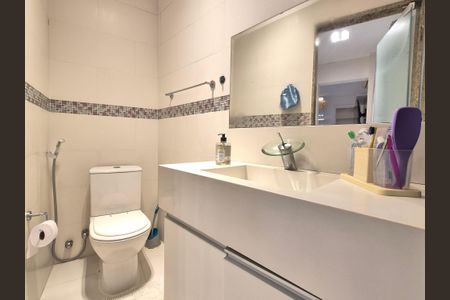 Casa de condomínio para alugar com 400m², 5 quartos e 3 vagasBanheiro 