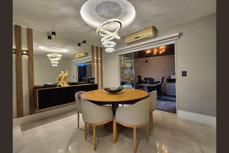 Casa de condomínio para alugar com 400m², 5 quartos e 3 vagasSala de jantar 