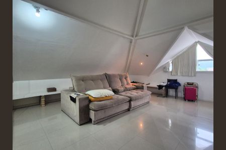 Casa de condomínio para alugar com 400m², 5 quartos e 3 vagasSótão 