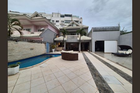 Casa de condomínio para alugar com 400m², 5 quartos e 3 vagasÁrea externa 