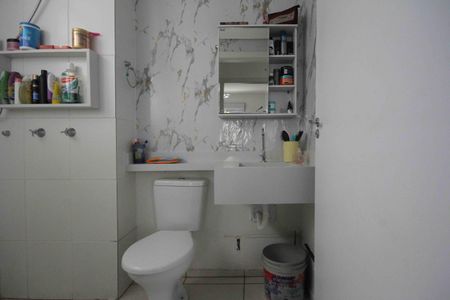 Apartamento para alugar com 45m², 2 quartos e sem vaga Apartamento para alugar com 45m², 2 quartos e sem vagaBanheiro