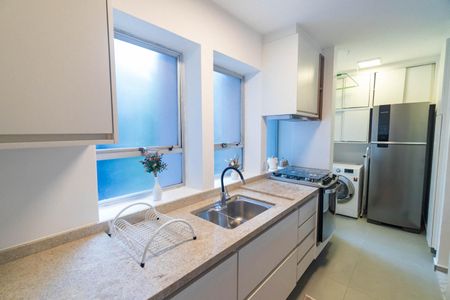 Apartamento para alugar com 70m², 3 quartos e 1 vaga Apartamento para alugar com 70m², 3 quartos e 1 vagaCozinha e Área de Serviço