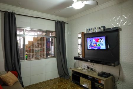 Sala de casa para alugar com 2 quartos, 60m² em Parque Guarani, São Paulo