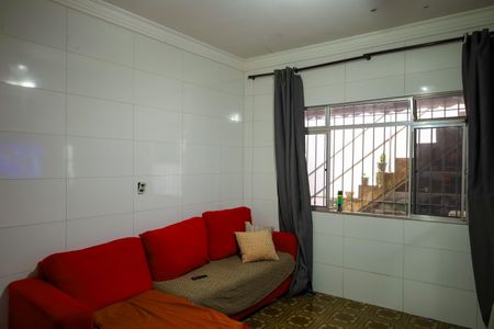 Casa para alugar com 60m², 2 quartos e 1 vagaSala