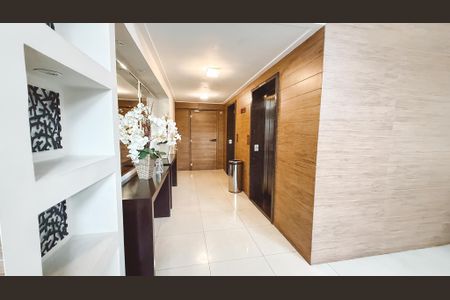 Apartamento à venda com 76m², 2 quartos e 1 vagaHall social