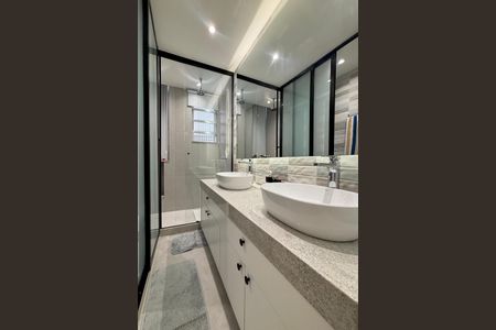 Apartamento à venda com 85m², 2 quartos e 1 vagaSuíte - banheiro