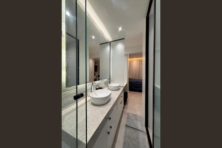 Apartamento à venda com 85m², 2 quartos e 1 vagaSuíte - banheiro