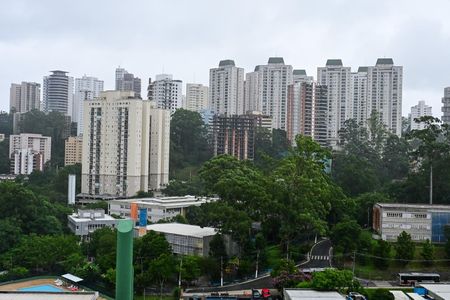 Vista de apartamento à venda com 2 quartos, 51m² em Paraíso do Morumbi, São Paulo