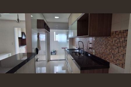 Apartamento à venda com 72m², 2 quartos e 2 vagasCozinha 
