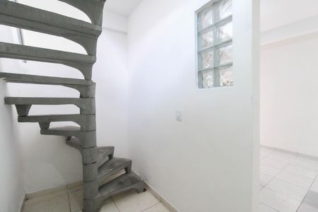 Casa para alugar com 30m², 1 quarto e sem vagaEscada