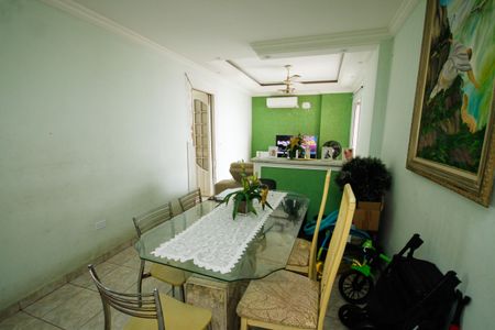 Apartamento para alugar com 84m², 2 quartos e 1 vagaSala