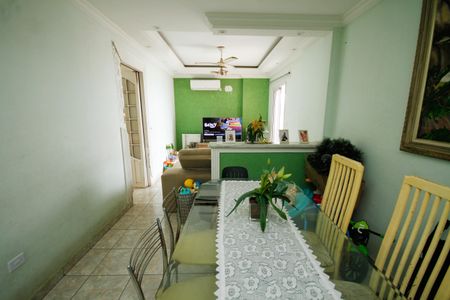 Apartamento para alugar com 84m², 2 quartos e 1 vagaSala