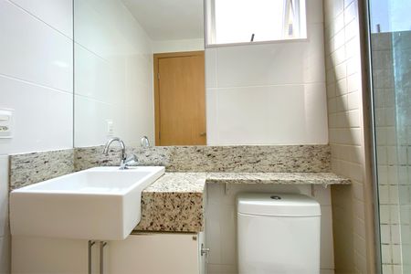 Apartamento à venda com 63m², 2 quartos e 2 vagasBanheiro da Suíte