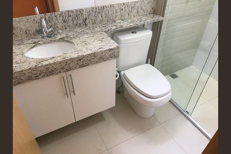 Banheiro de apartamento à venda com 2 quartos, 63m² em São Lucas, Belo Horizonte