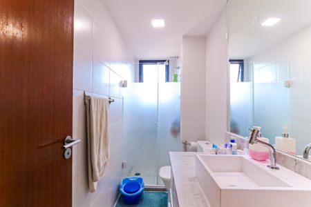 Apartamento à venda com 60m², 2 quartos e 1 vaga Apartamento à venda com 60m², 2 quartos e 1 vagaBanheiro Social