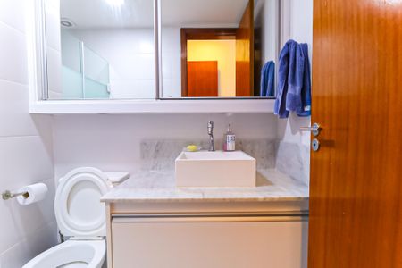 Apartamento à venda com 60m², 2 quartos e 1 vaga Apartamento à venda com 60m², 2 quartos e 1 vagaBanheiro da Suíte