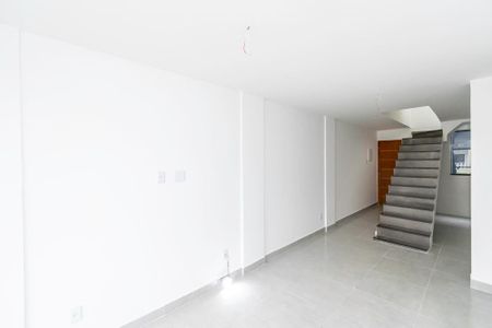 Sala de apartamento à venda com 2 quartos, 145m² em Penha, Rio de Janeiro