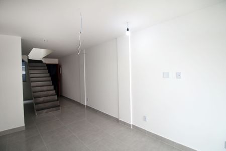 Sala de apartamento à venda com 2 quartos, 145m² em Penha, Rio de Janeiro