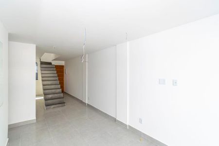 Apartamento à venda com 145m², 2 quartos e 1 vaga Apartamento à venda com 145m², 2 quartos e 1 vagaSala