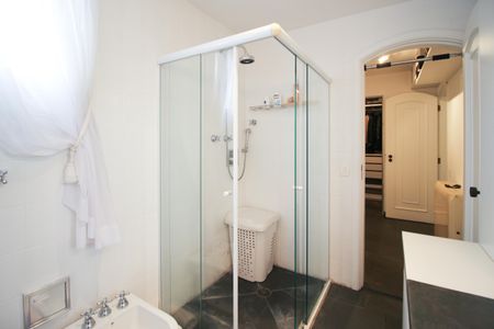 Apartamento à venda com 375m², 3 quartos e 3 vagasBanheiro da Suíte 2