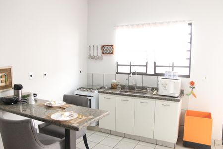 Sala e Cozinha de casa para alugar com 1 quarto, 34m² em Vila Jardim São Judas Tadeu, Goiânia