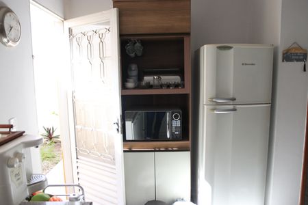 Sala e Cozinha de casa para alugar com 1 quarto, 34m² em Vila Jardim São Judas Tadeu, Goiânia