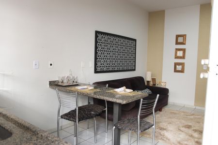 Sala e Cozinha de casa para alugar com 1 quarto, 34m² em Vila Jardim São Judas Tadeu, Goiânia