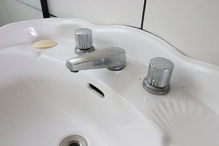 Apartamento à venda com 78m², 2 quartos e sem vagaBanheiro - torneira