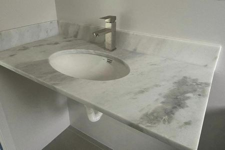 Apartamento para alugar com 86m², 2 quartos e 2 vagasSuíte - Banheiro 