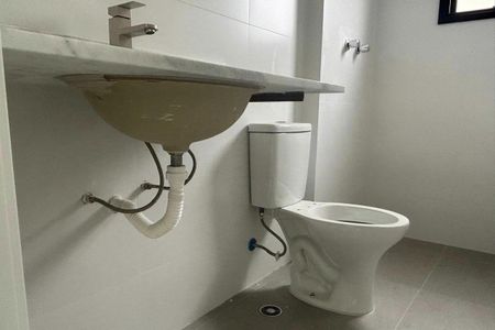 Apartamento para alugar com 86m², 2 quartos e 2 vagasSuíte - Banheiro 