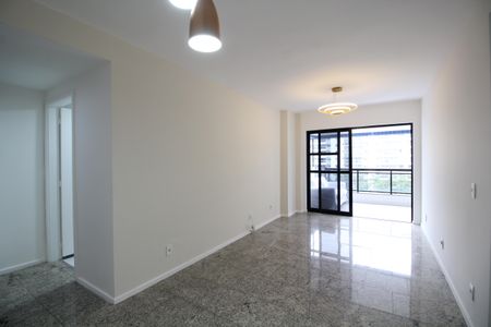 Sala de apartamento para alugar com 2 quartos, 81m² em Barra da Tijuca, Rio de Janeiro