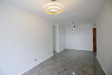 Sala de apartamento para alugar com 2 quartos, 81m² em Barra da Tijuca, Rio de Janeiro
